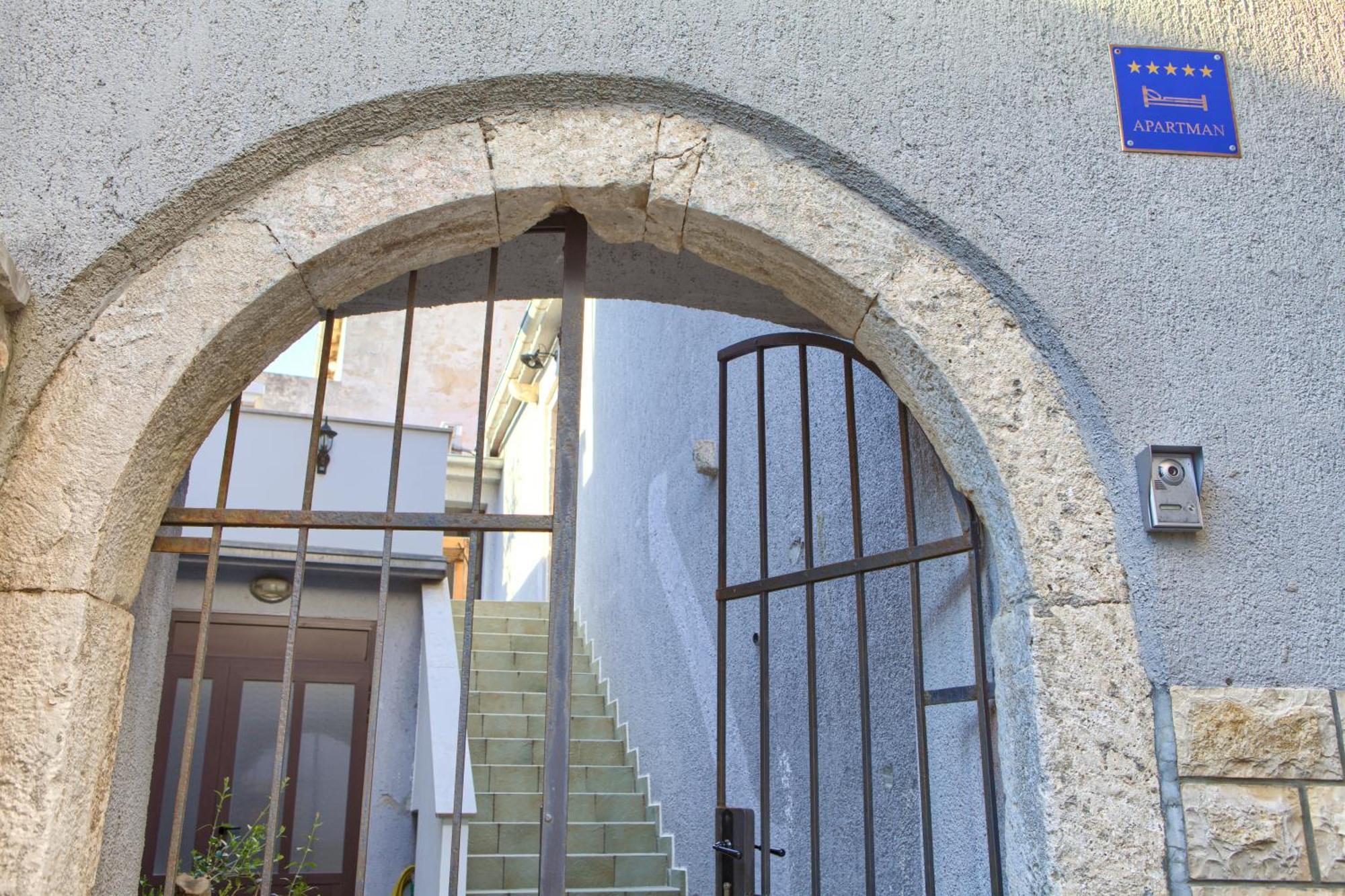 Apartment Old Town Mariolina Krk Town Exterior foto