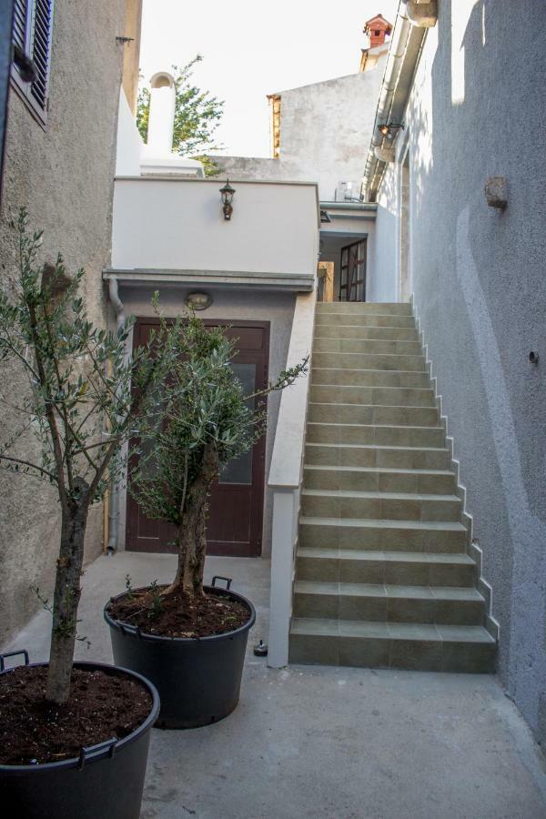 Apartment Old Town Mariolina Krk Town Exterior foto